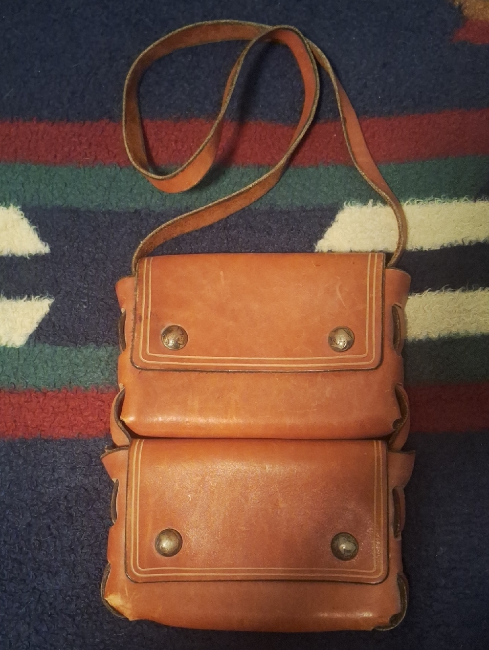LEATHER ARTISTIAN Vintage Two-Compartment Tan Leather. Crossbody Bag - Picture 3 of 16